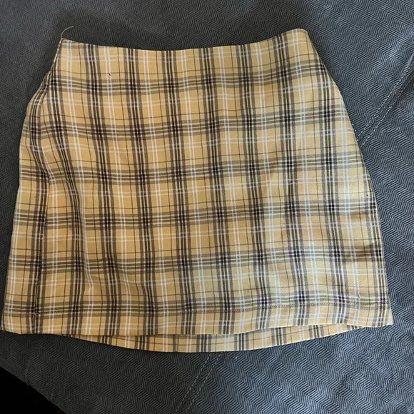 TRUCE Yellow Plaid Girls’ Skirt - Picture 5 of 6